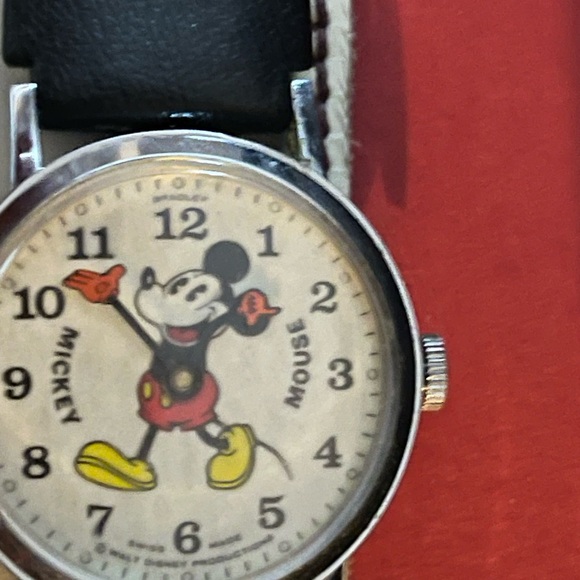 BRADLEY SWISS MADE MECHANICAL MICKEY MOUSE WATCH VINTAGE - Picture 3 of 5